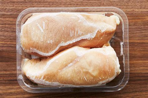 what method should never be used to thaw food